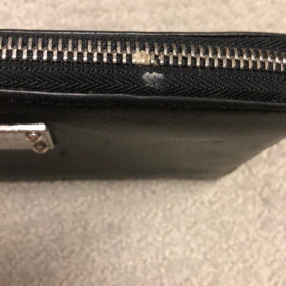Michael‎ Kors black zippered wallet - Picture 7 of 8